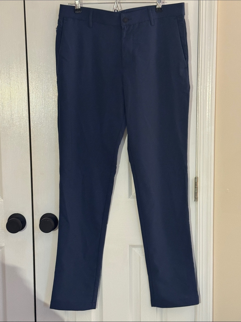 Banana Republic Men’s Navy Chino Pants 32 waist 34 length flat front active tech